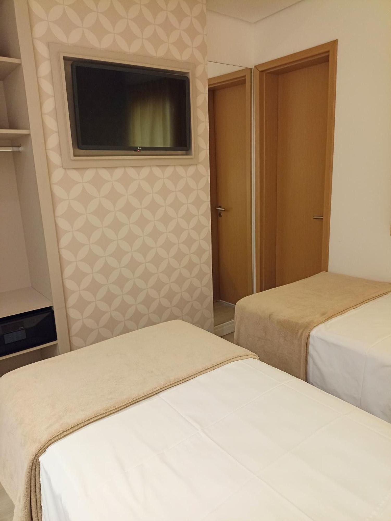 Hotel Aruja Εξωτερικό φωτογραφία